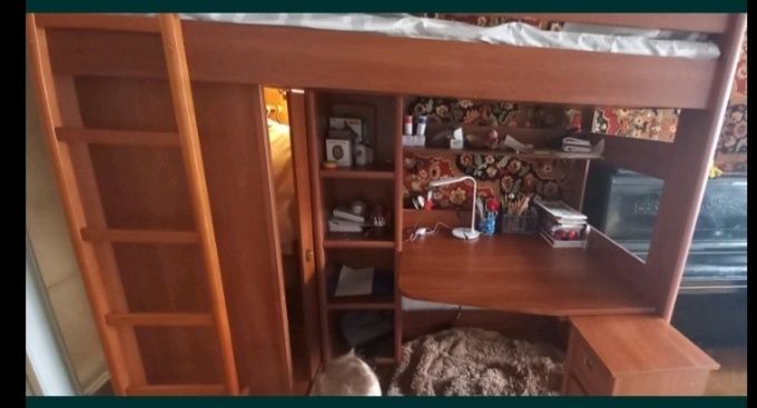 Дитяче ліжко, гірка.