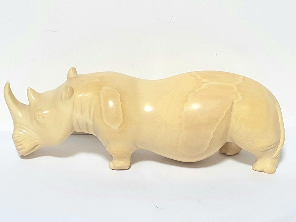 Magnífica preciosa antiga escultura asiática de um rinoceronte