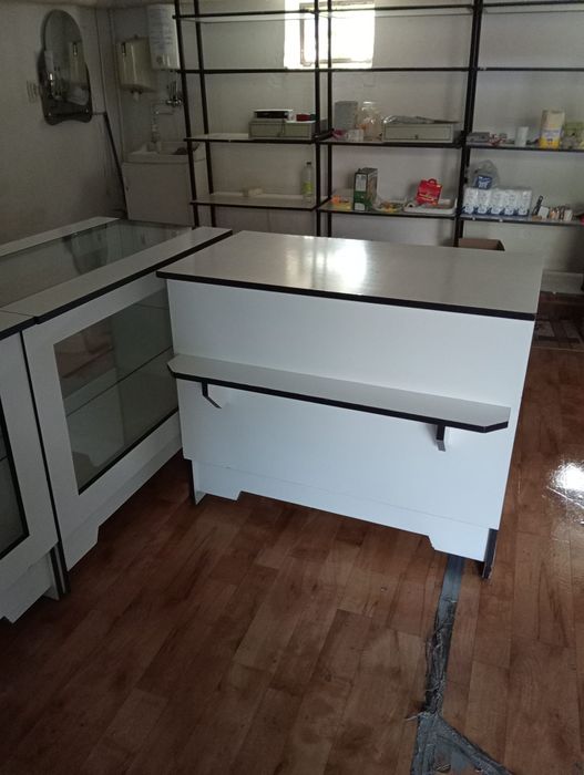 Lady sklepowe przeszklone