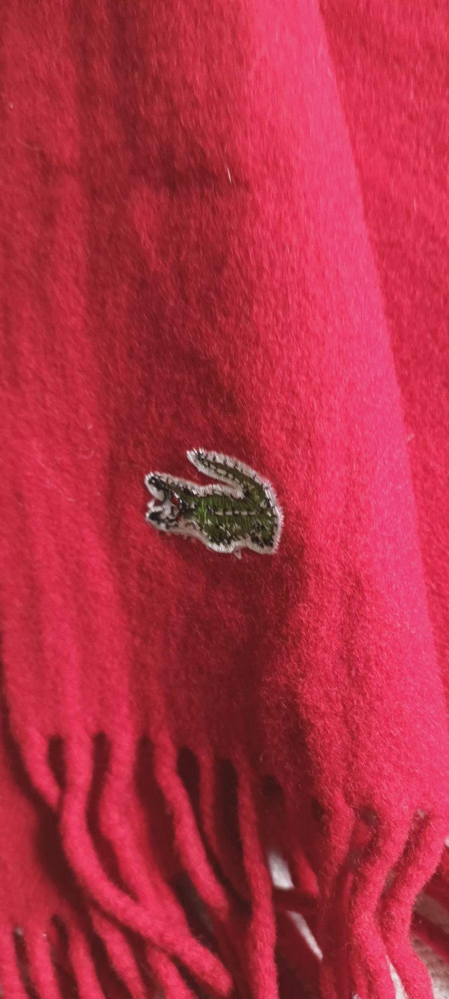 Cachecol Lacoste vermelho-como novo