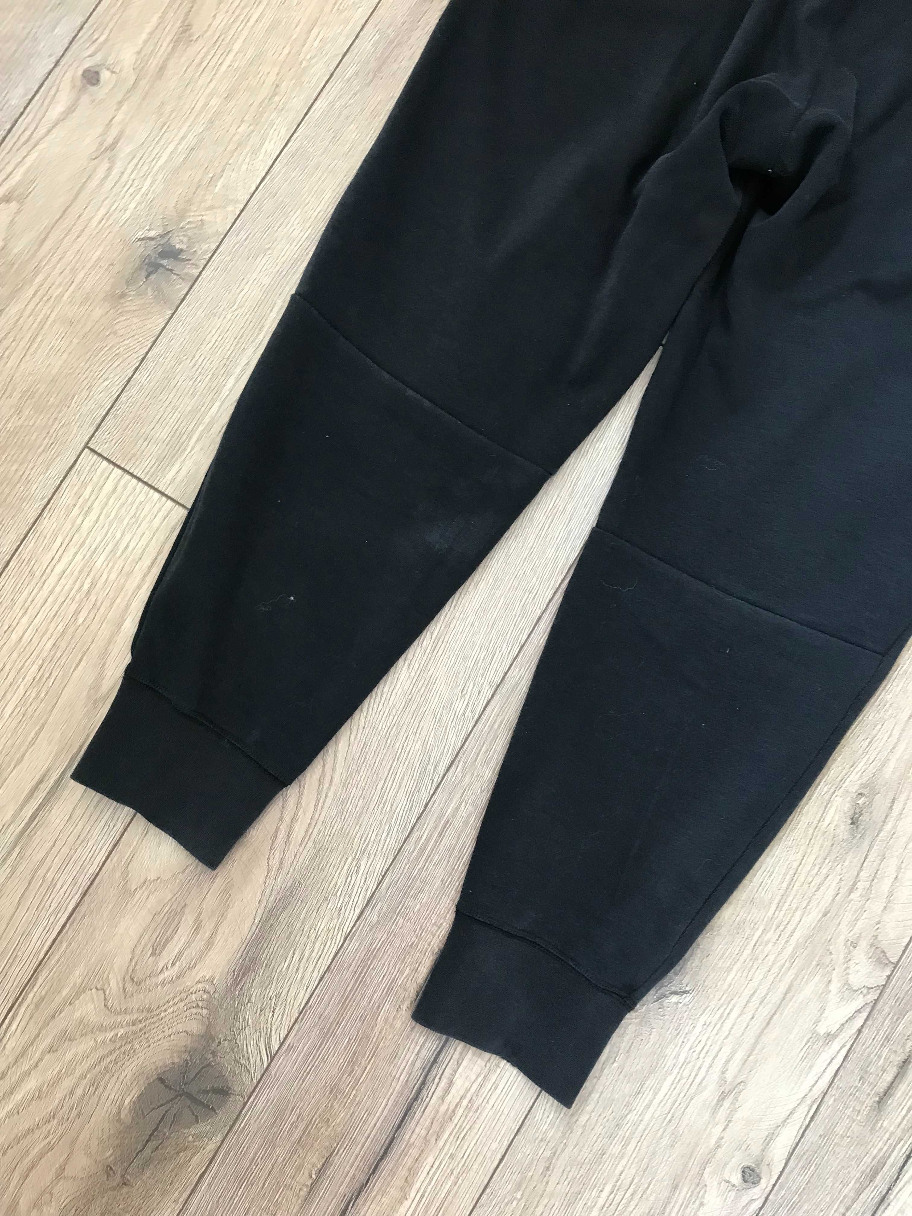 Spodnie dresowe Nike Tech-Fleece rozm. M ( nowa kolekcja)