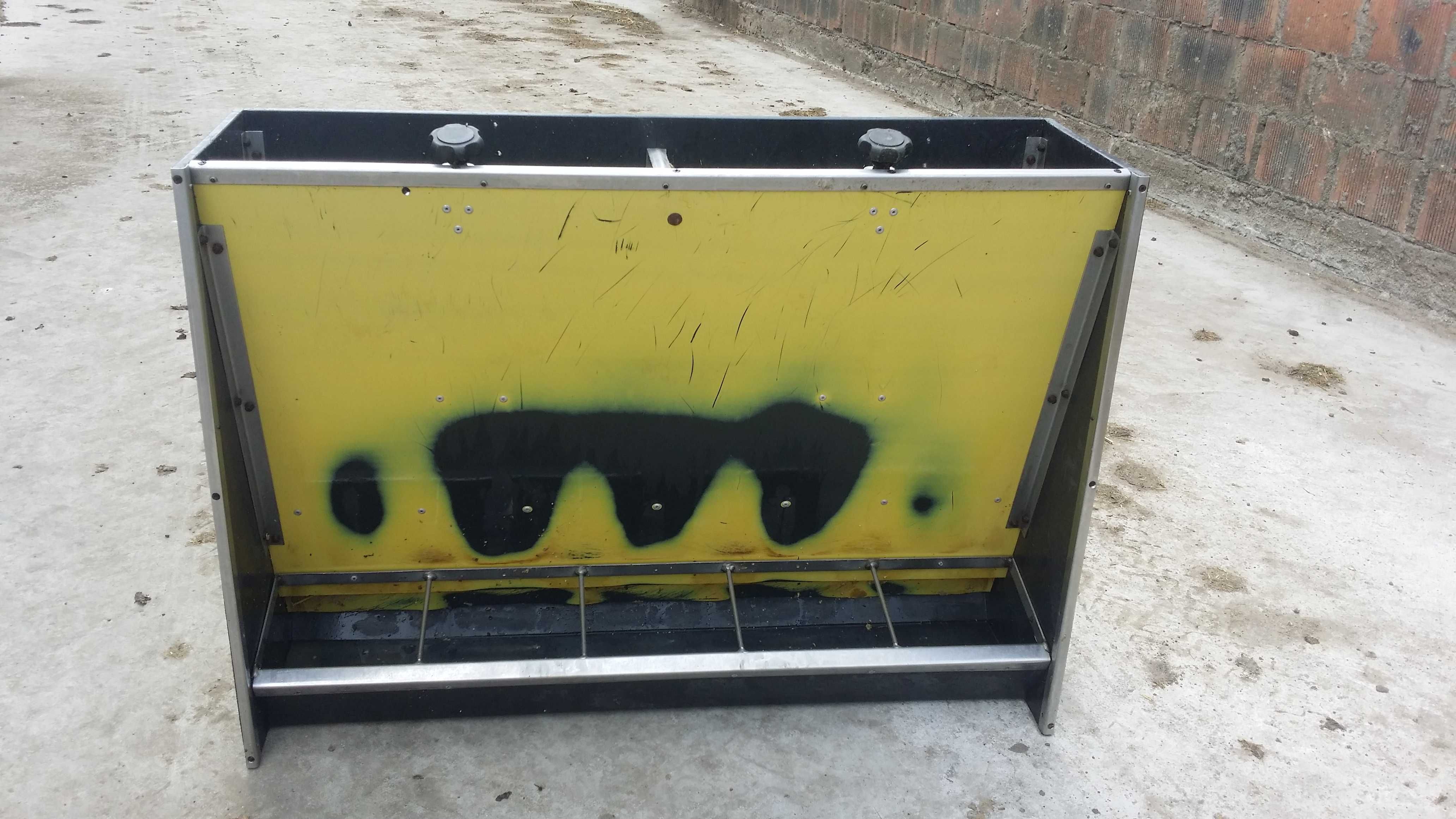 Karmnik automat pasnik trzoda prosiaki