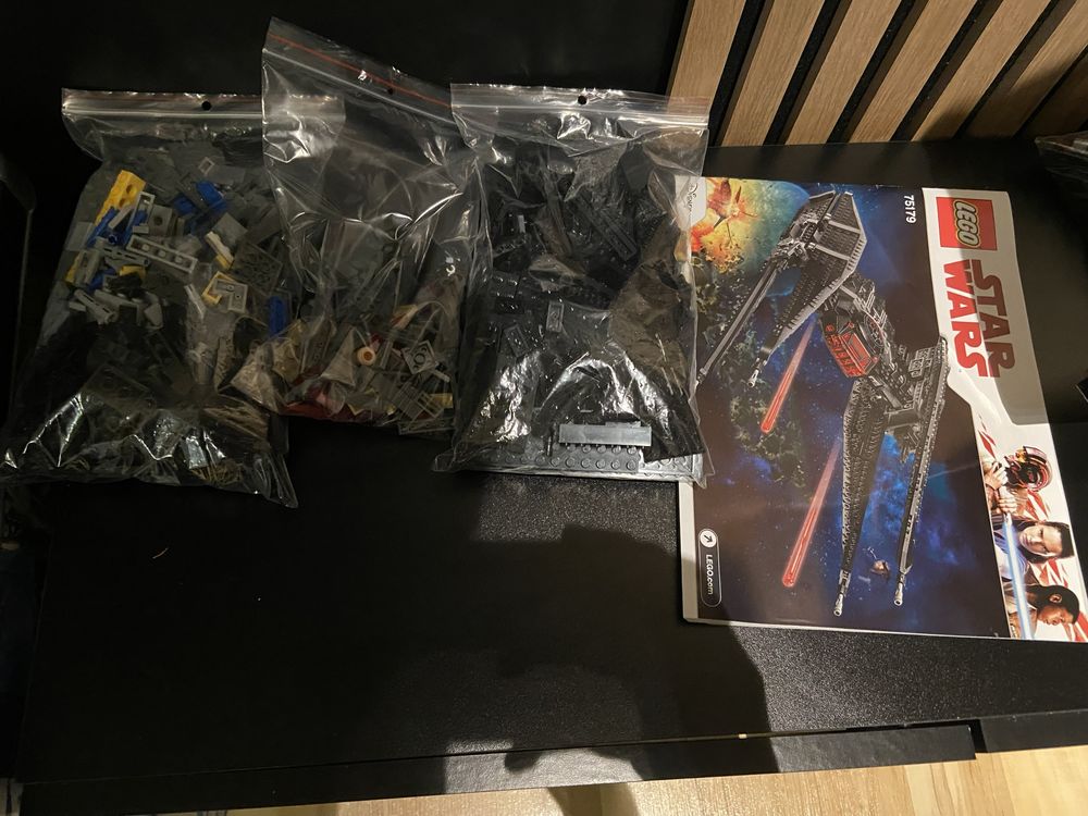 Lego Star Wars 75179 Myśliwiec TIE Kylo Rena