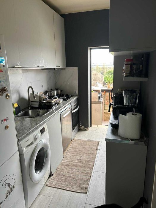 VENDA DE PARTICULAR: T1+1 no centro de Esgueira