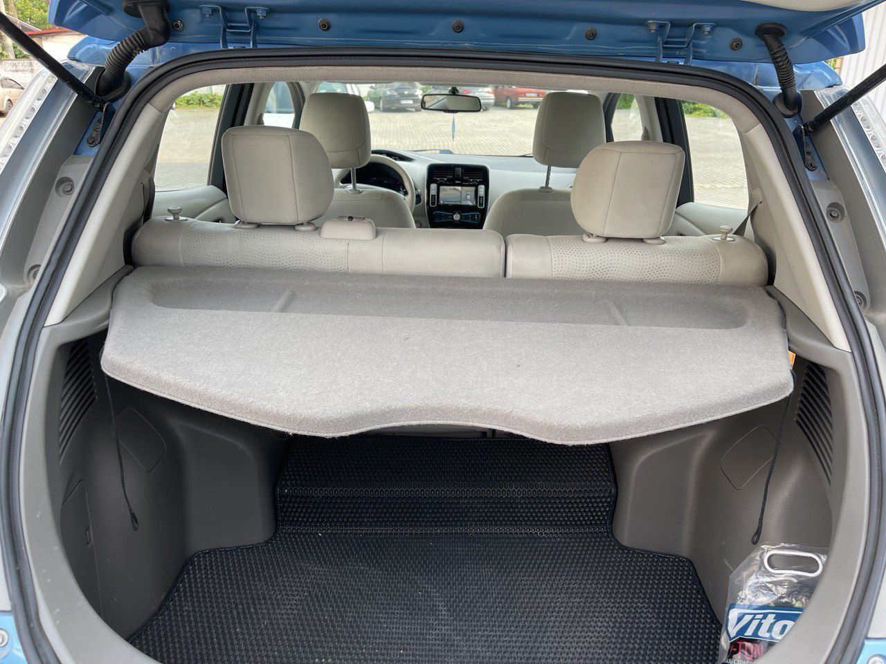 Продам Nissan Leaf