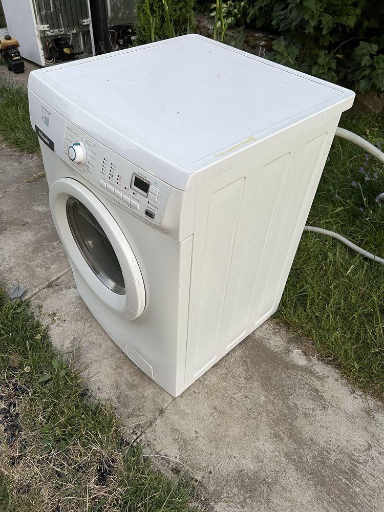 Пральна машина Electrolux 7kg з сушкою