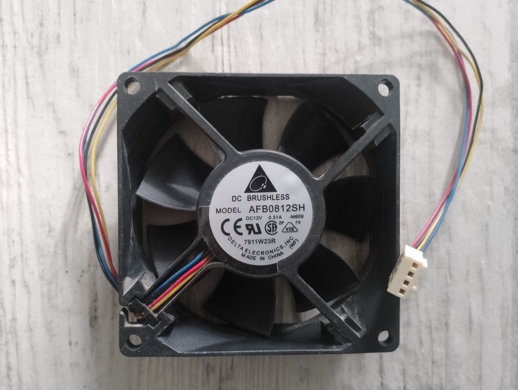 Вентилятор Delta Electroniс