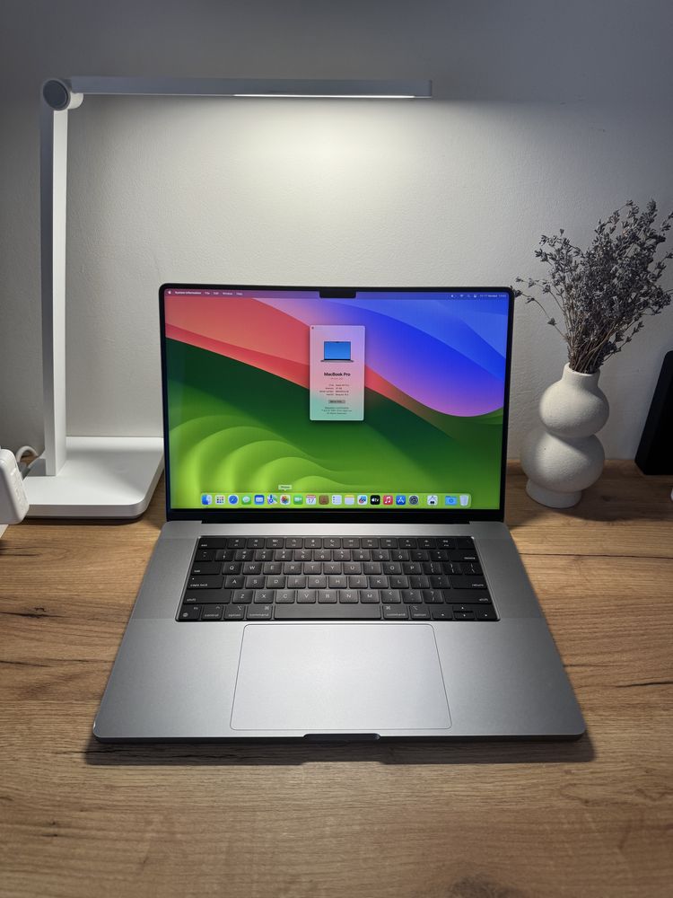 MacBook Pro 16’ 2021 10/16-Core M1 Pro 32GB RAM 512GB 90%