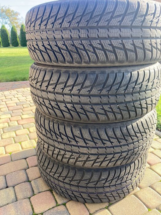 Opony zimowe Nokian 225/60/17