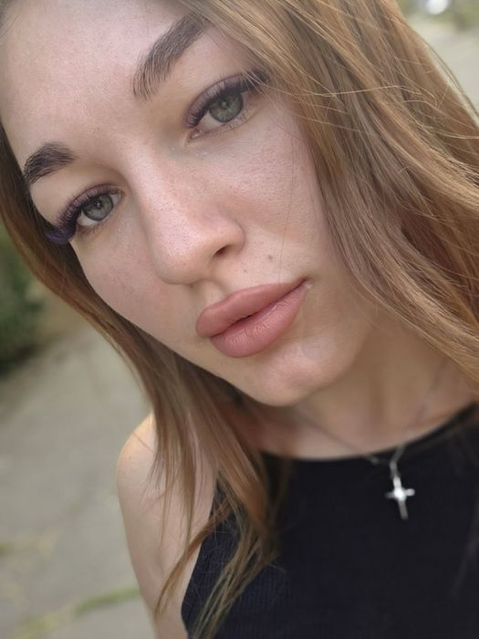 Нарощення вій Троєщіна