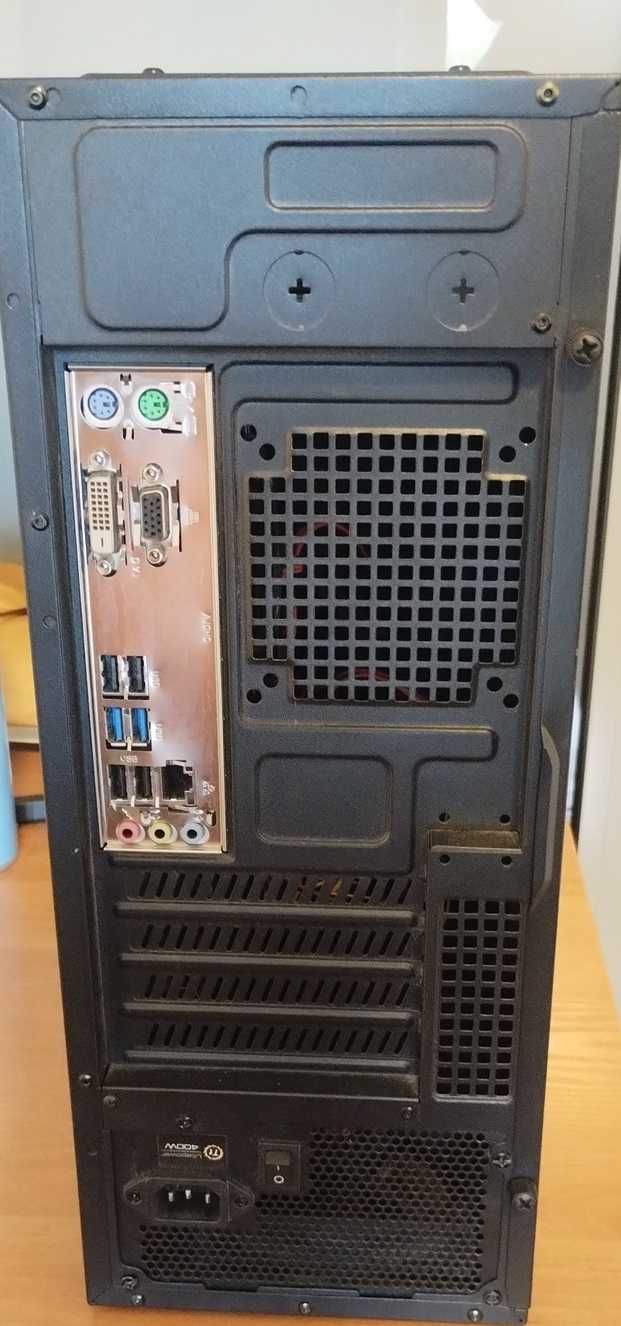 Komputer | i3 | 8GB RAM | USB 3.0 | Zalman