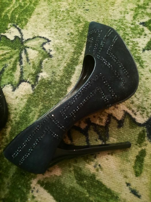 Лабутены туфли, р.39,40 б/у