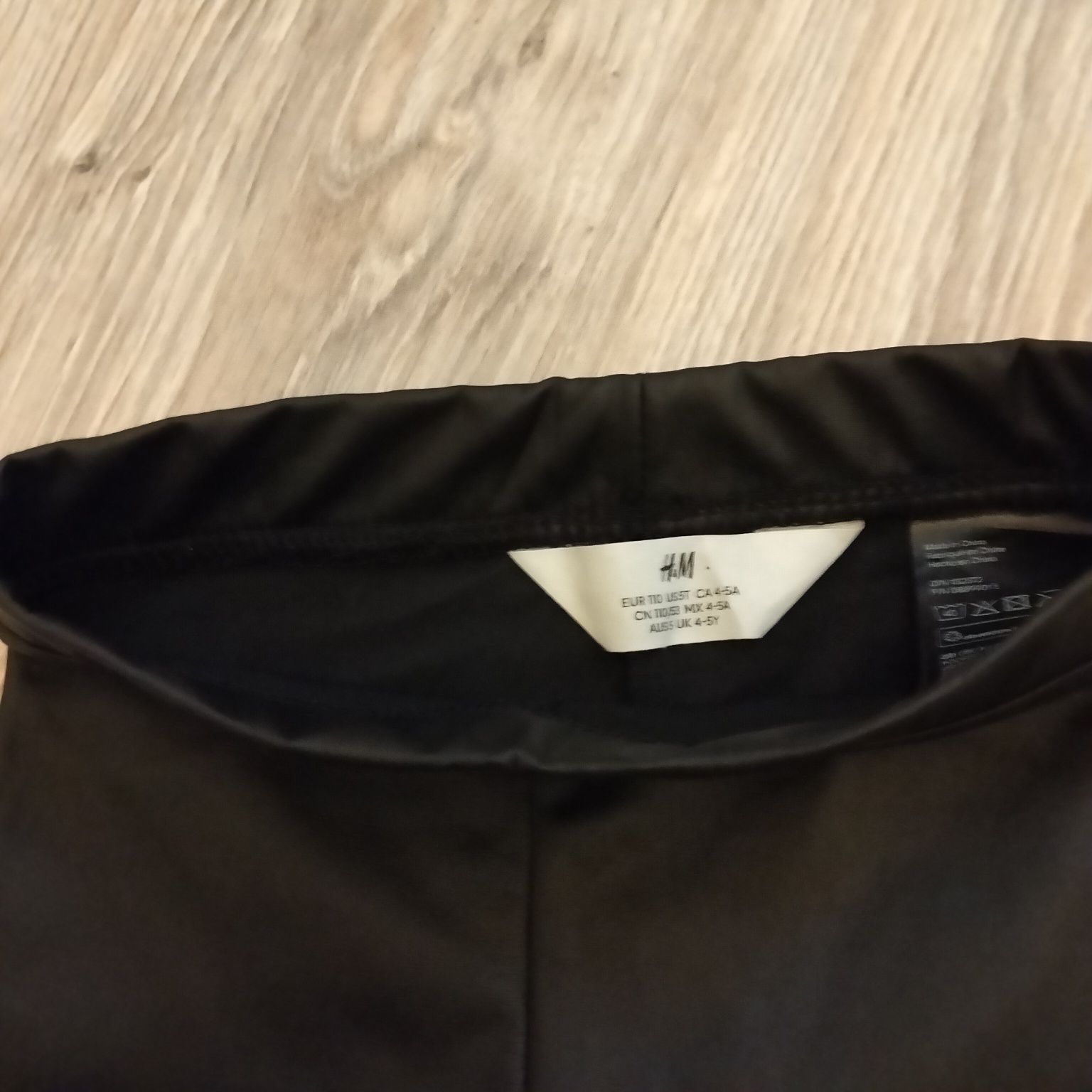 Leginsy eko skóra H&M dla dziewczynki  104