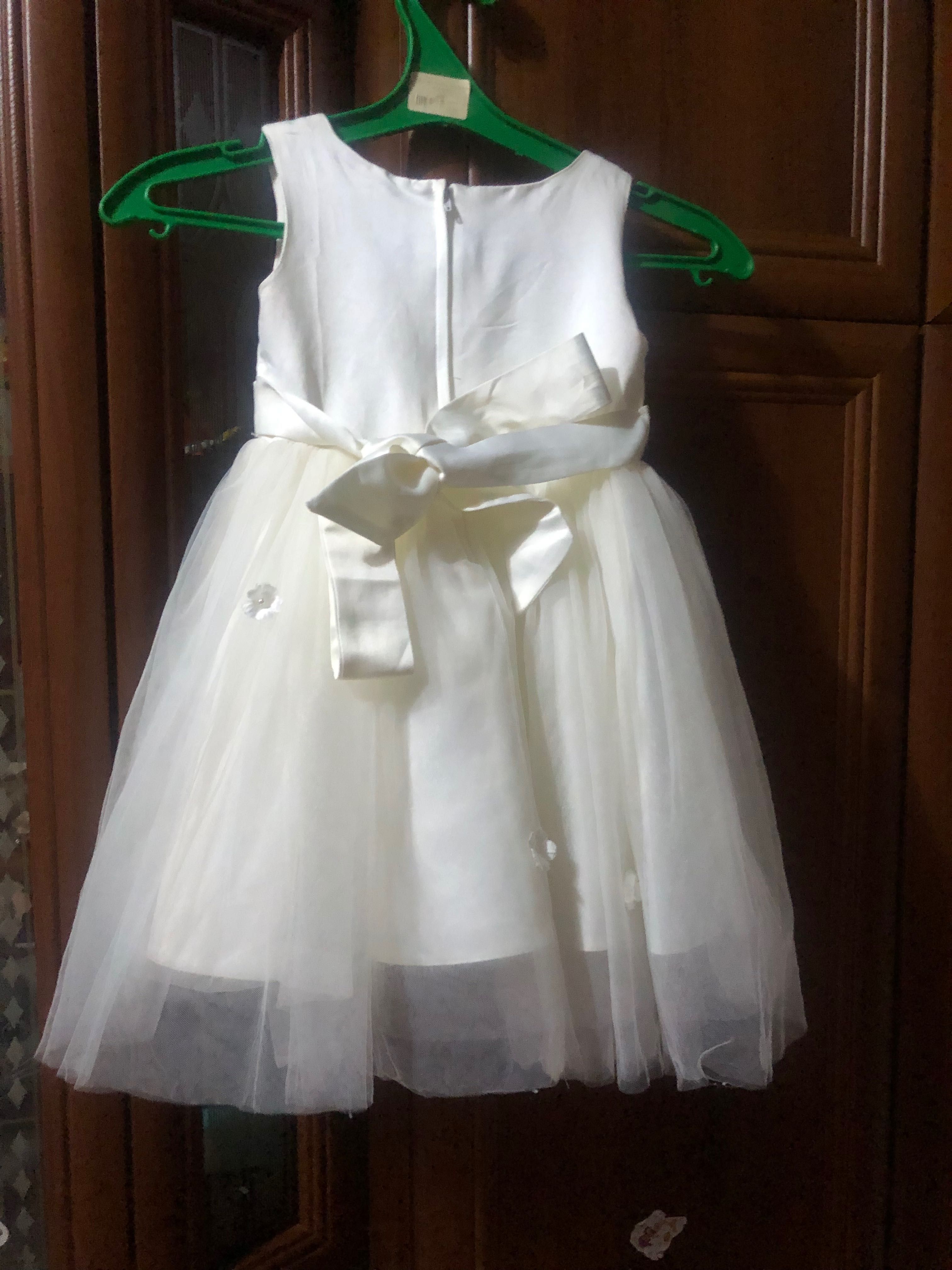 Нарядное белое платье для девочки 3-4 года