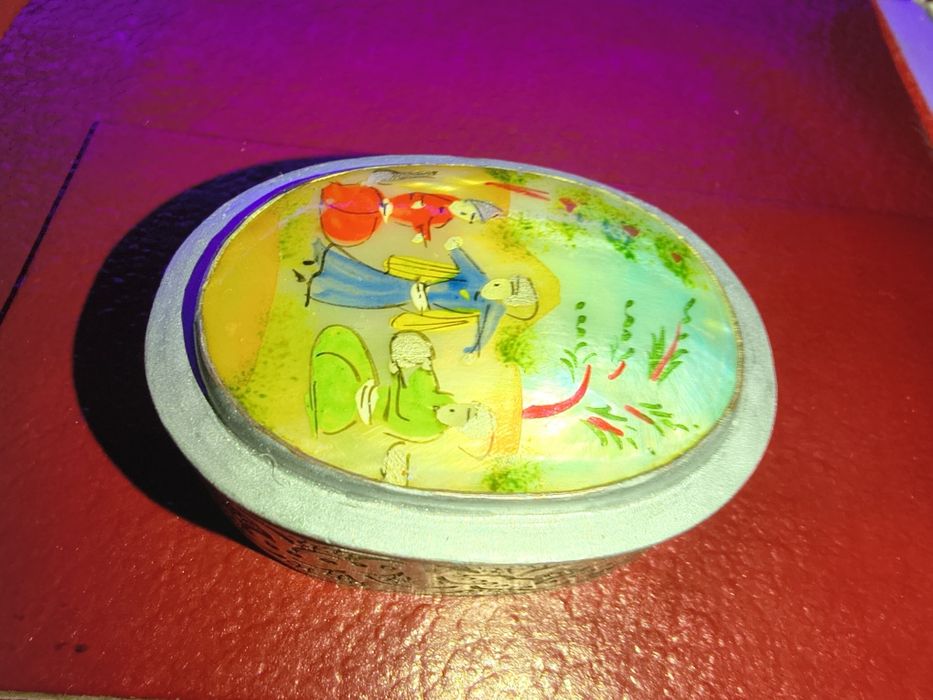 Zabytkowe pudeleczko