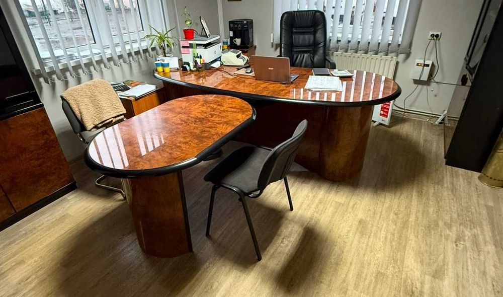 Офісні меблі ( Італія ) стан б.у