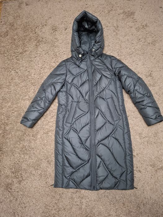 Шикарне пальто пуховик
