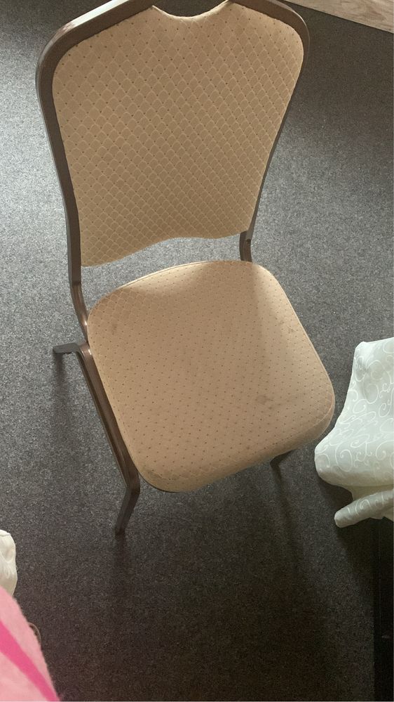 Krzesla z pokrowcami