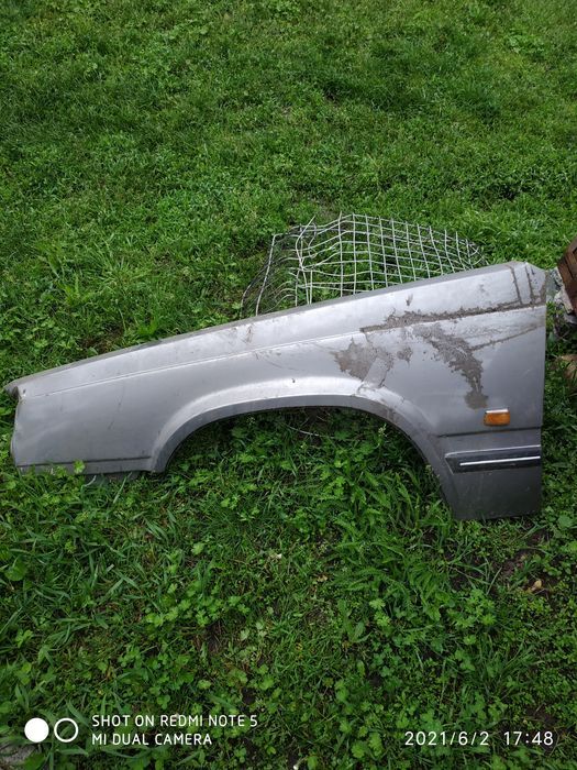 Крило переднє ліве Volvo 740