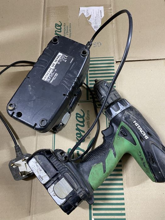 Ударный аккумуляторный шуруповерт HITACHI Koki DV18DCL2 Japan
