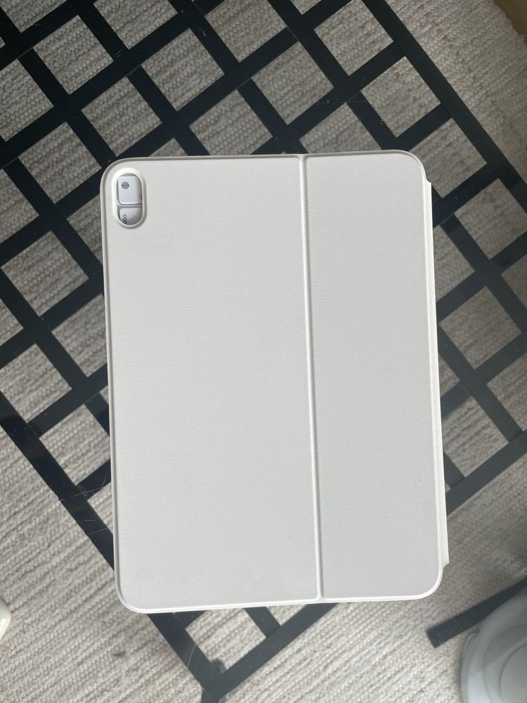 Capa com teclado iPad 10th gen