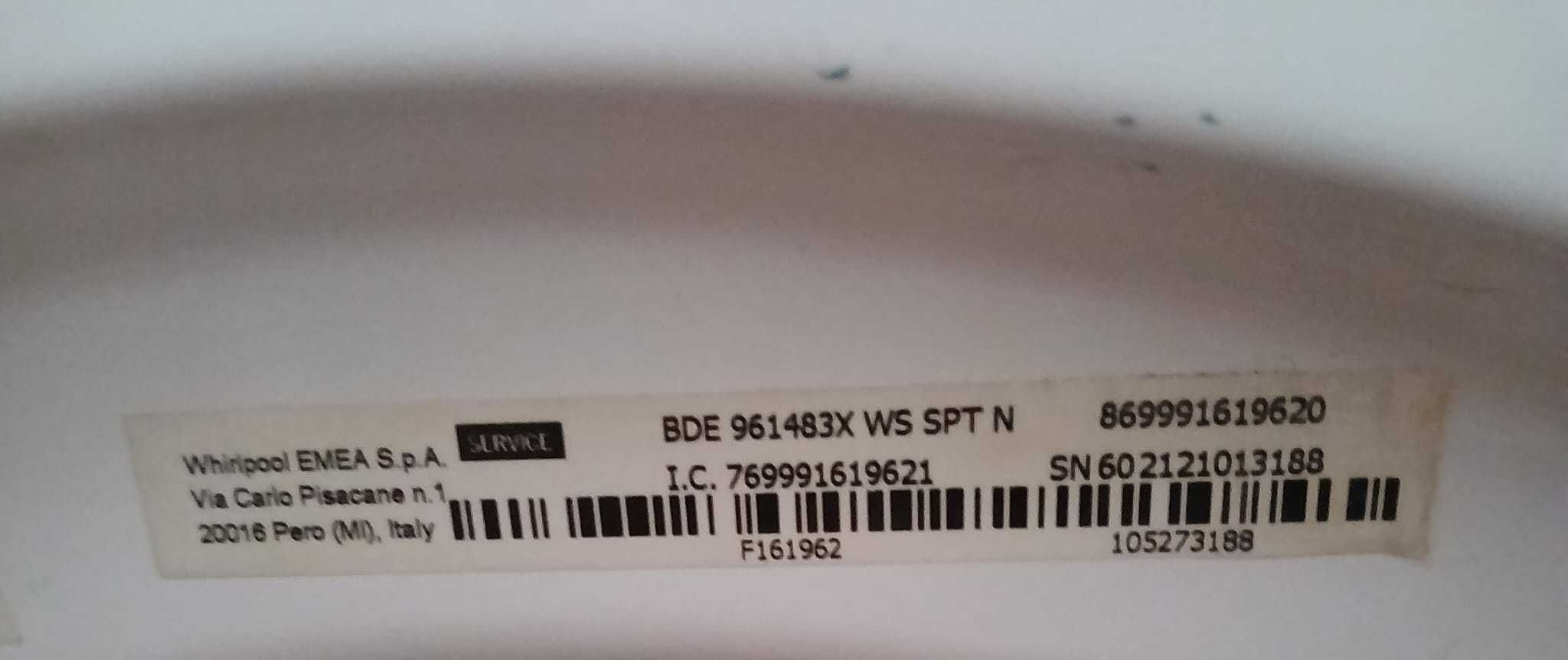 Máquina Hisense lavar e secar roupa (reparação ou peças)