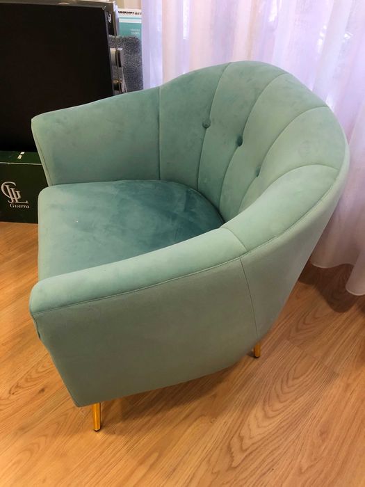 Poltrona verde água NOVA (LOJA)