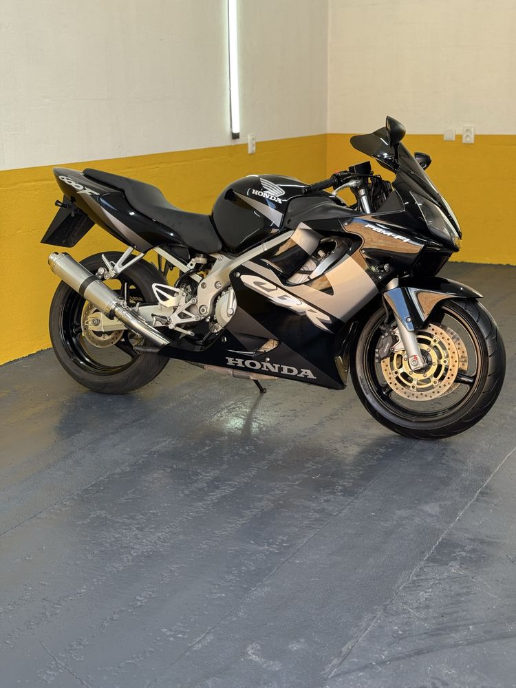 Honda cbr 600 f4i