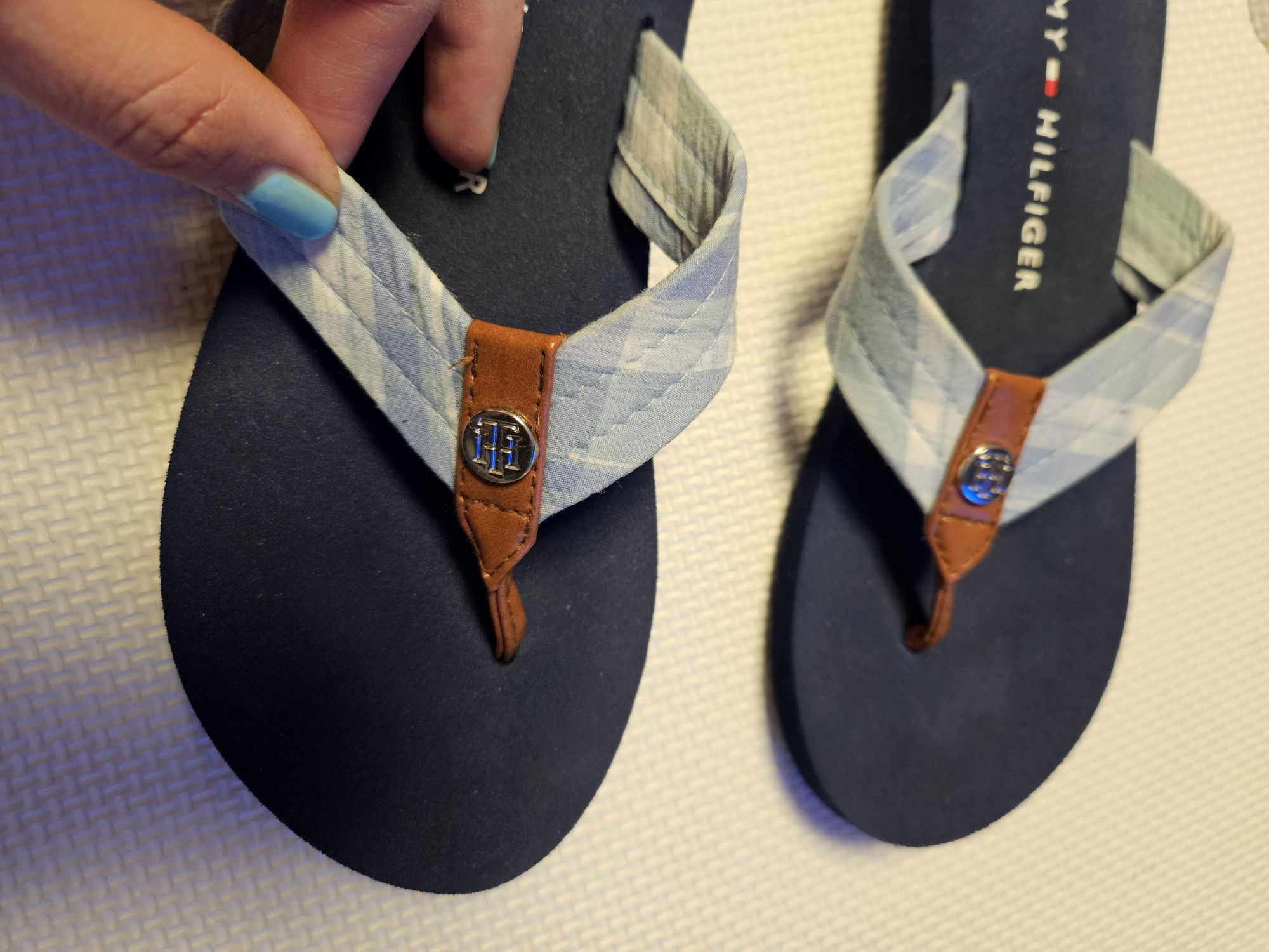Klapki damskie japonki Tommy Hilfiger 36