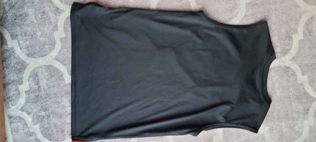 Koszulka bez rękawów Under Armour Heatgear Junior r.M, stan bdb