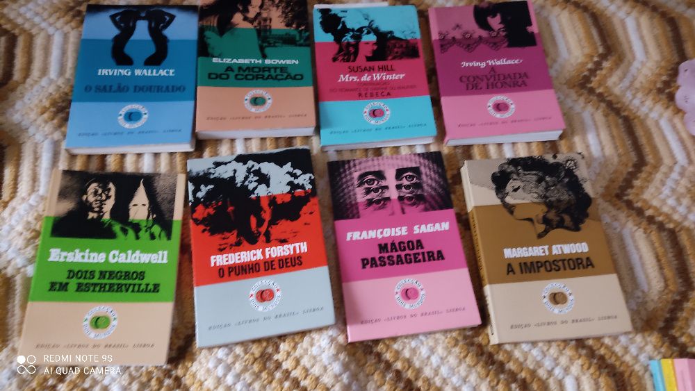 Vários livros da editora Livros do Brasil