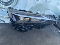 Фари передні на Lexus NX 22-25 року