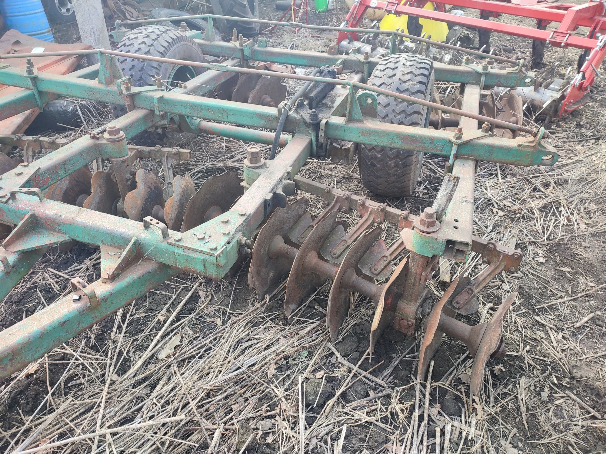 Продам дискову БДТ 3