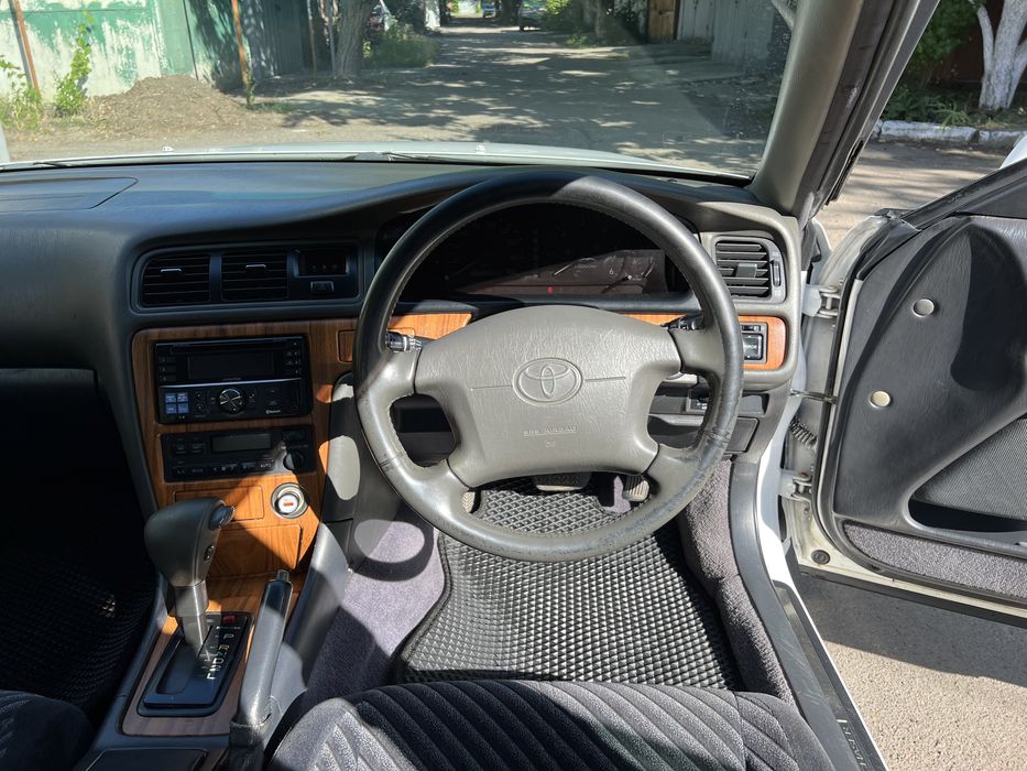 Toyota Chaser 100 2,4 турбодизель 2000 год