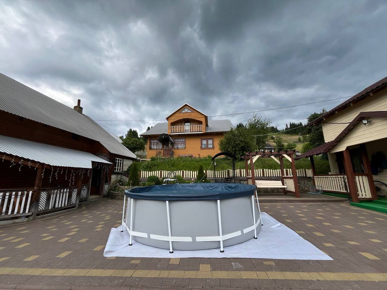 Будинок у Карпатах