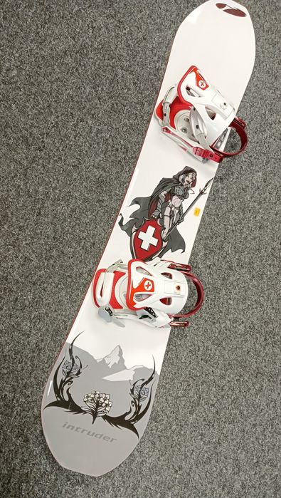 Snowboard Intruder 154cm.+wiązania  Beyondsnow .