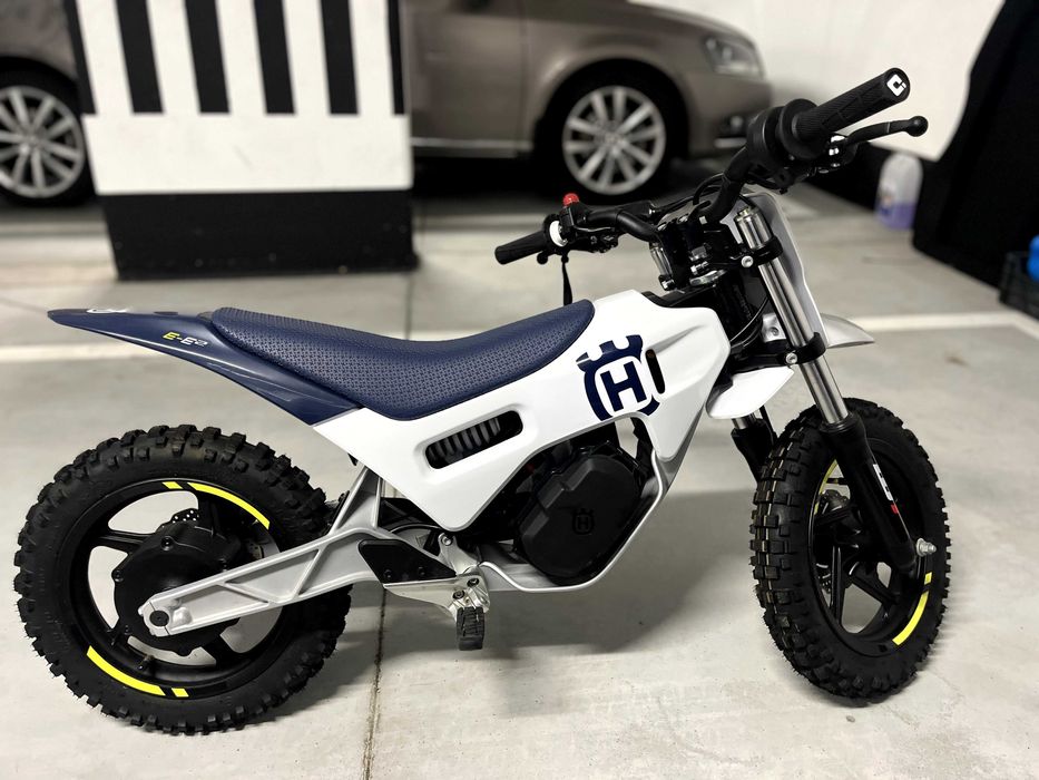 Husqvarna EE 2 – elektryczny motocykl dla dzieci (3–8 lat)