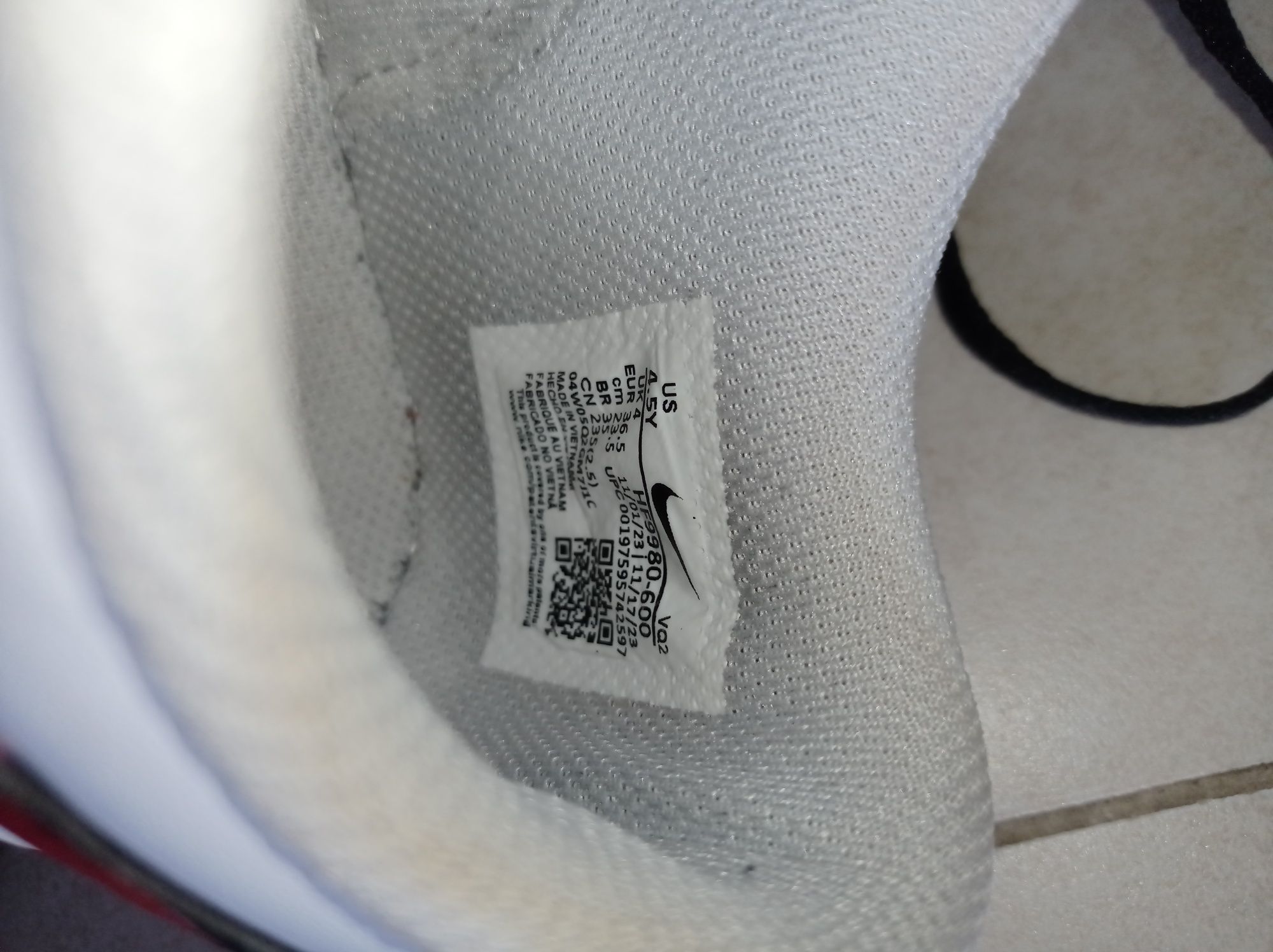 Tênis marca Nike dunk