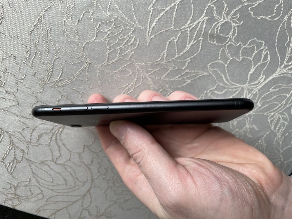 Iphone 7 як новий на запчастини відпав модем
