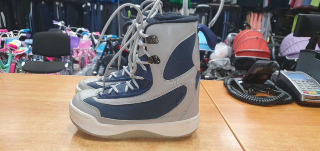 Buty snowboardowe DUKES ( rozmiar 37 )