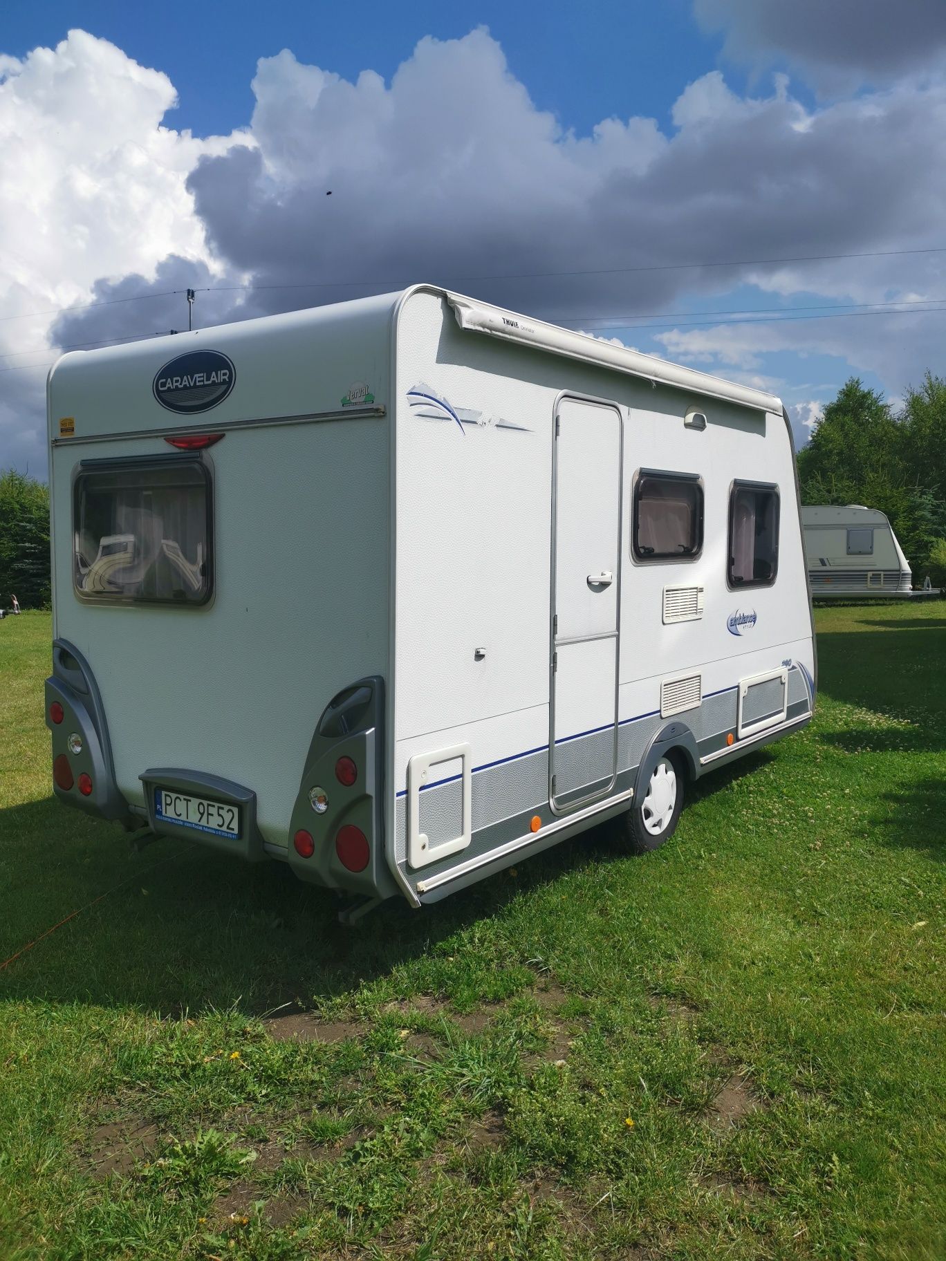 Kemping 2009r dmc 1000kg