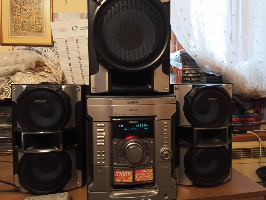 Музичний центр  Sony HCD-RV50 у чудовому стані - 8000 грн