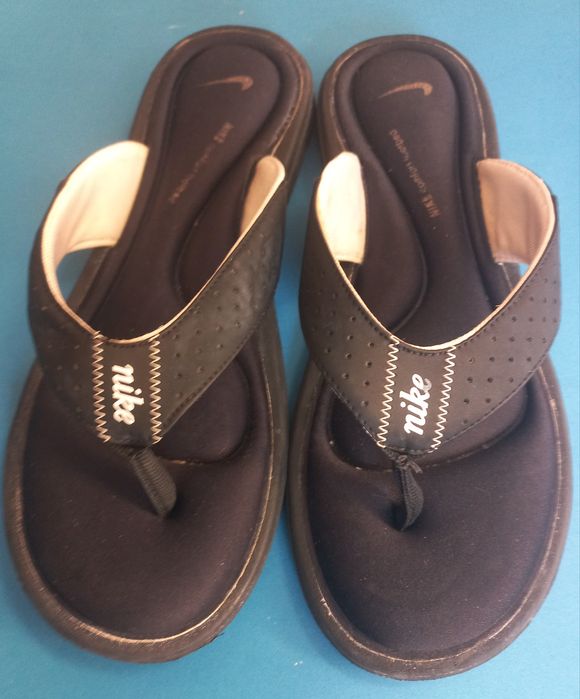 Жіночі сланці Nike розмір 40