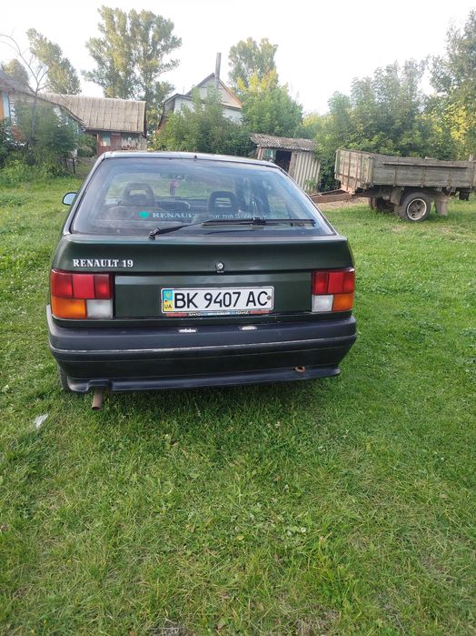 Renault 19, бензин 1.7, хетчбек