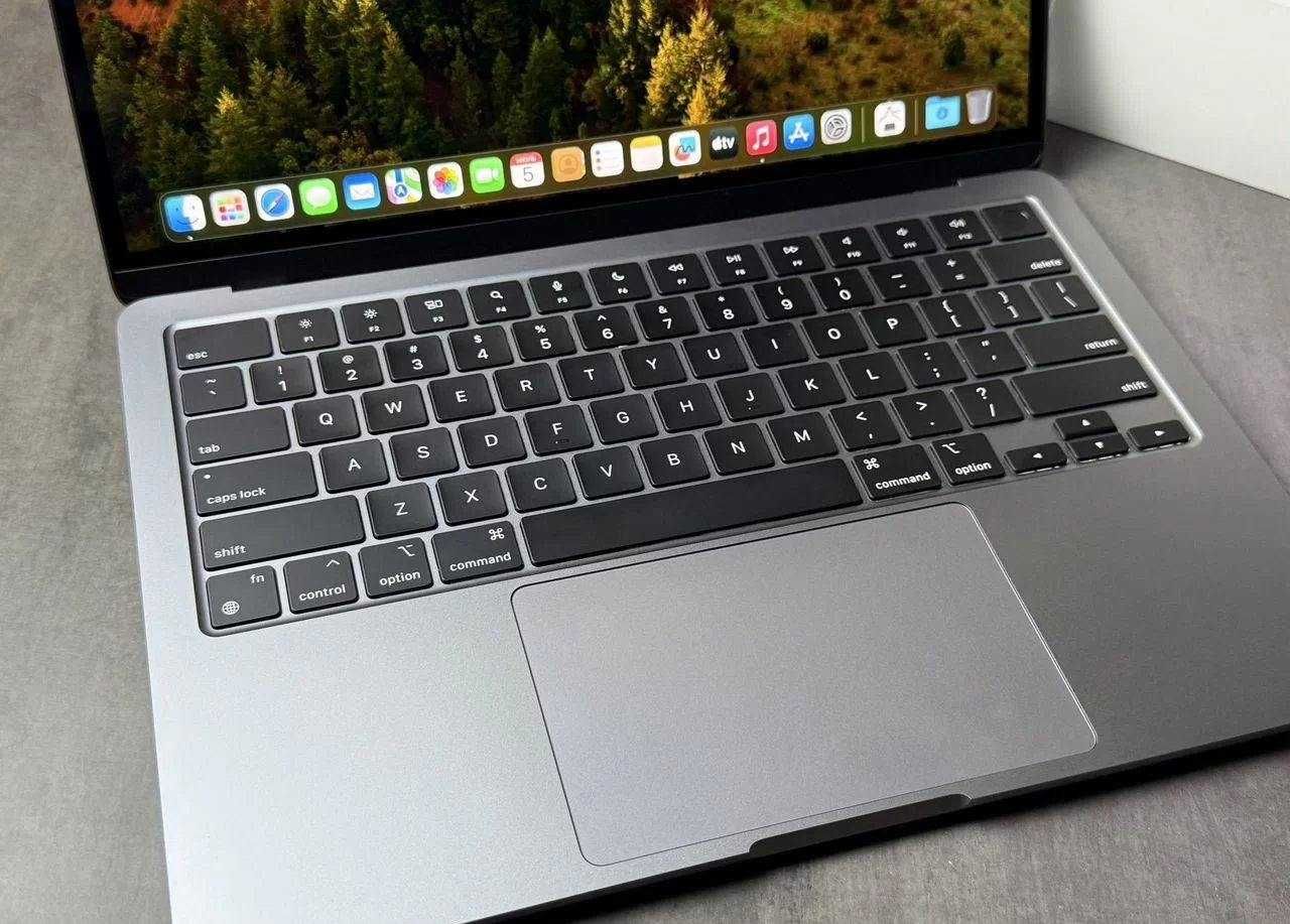 Macbook air 13 m3 8/256 2024