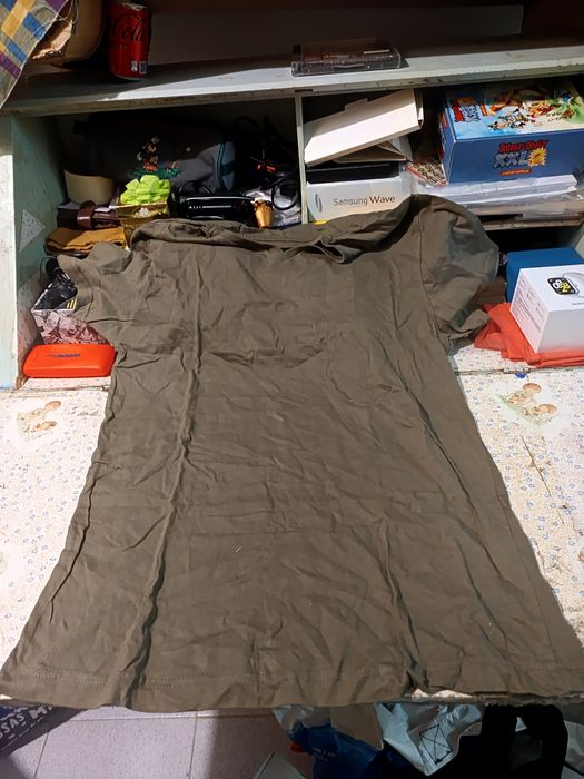 Vendo a camisola castanho azul bom estado