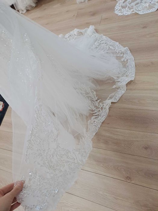 Nowa bogato zdobiona spódnica dopinany tren do sukni ivory