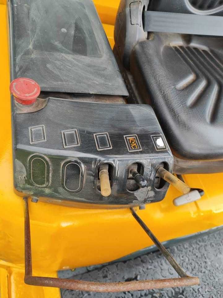 Empilhador 2T diesel com deslocamento lateral