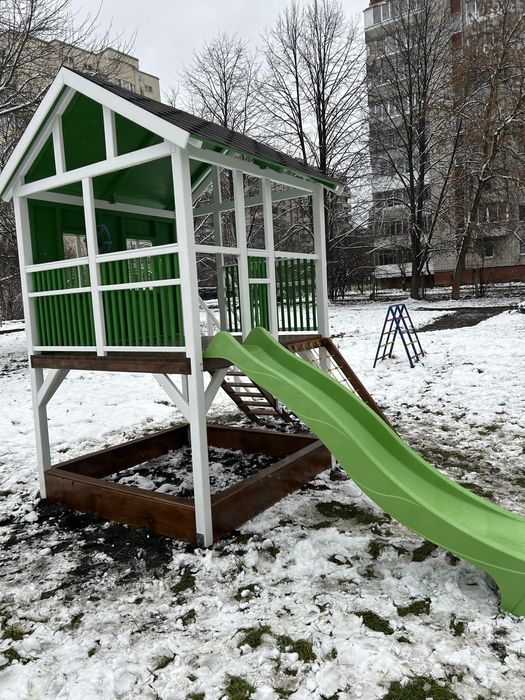 Дитячий майданчик драбина будиночок гірка канати штурвал