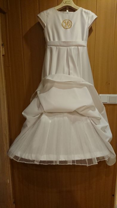 Sukienka komunijna r. 140/146 parafia Św. Michała w Siemianowicach Śl.